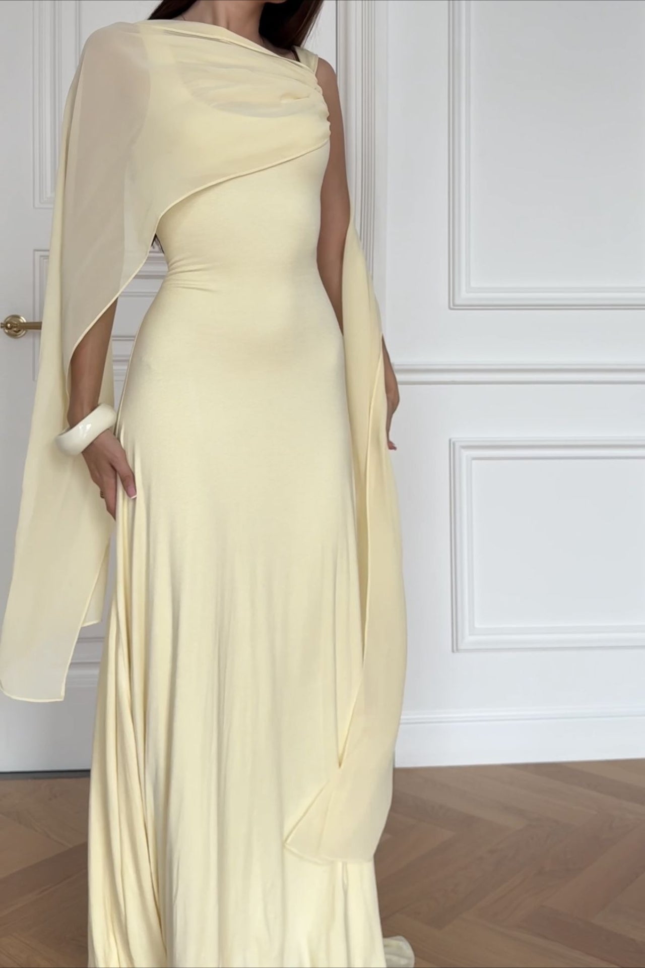 Mouwloze polyester maxi jurk met spaghettibandjes geel