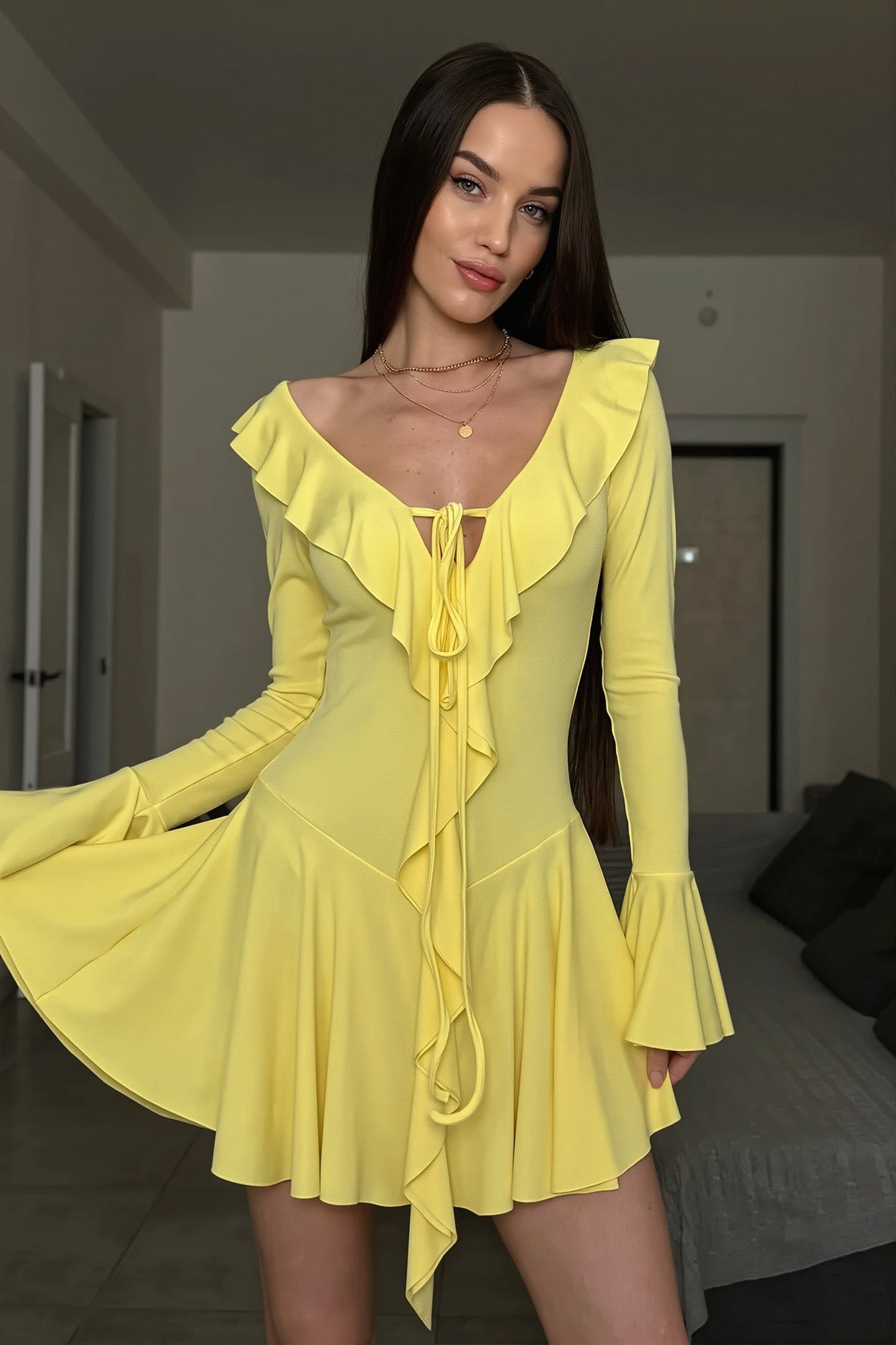 Dames Bodycon Mini Jurk Met Ruches En Uitlopende Mouwen