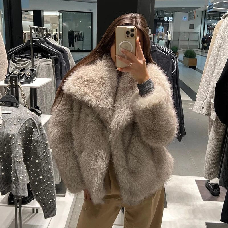 Fluffy Beige Faux Fur Jas