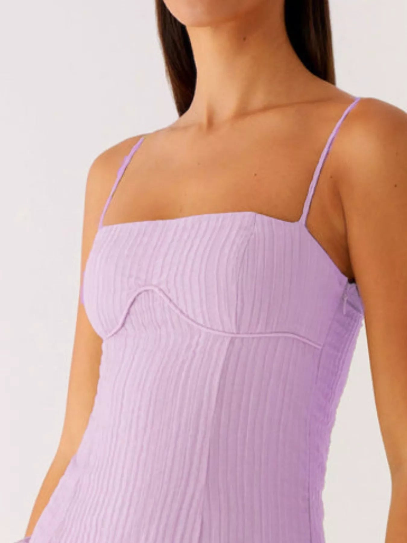 Minijurk met geplooide volantzoom en cami-stijl