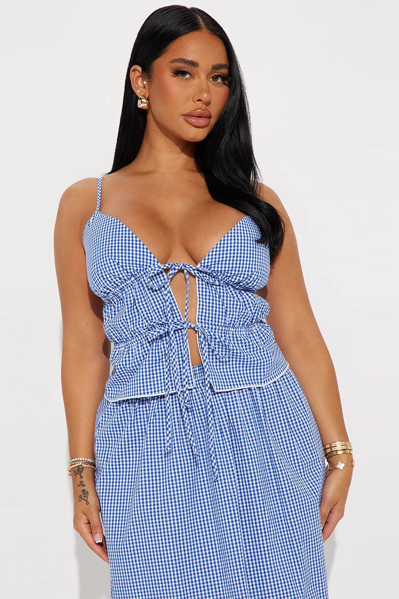 Blauwe set van crop top met open rug en veterdetail en midi kokerrok met bandage detail