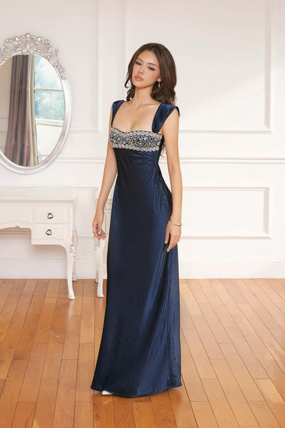 Maxi-jurk met paillettenpatchwork en geplooide details