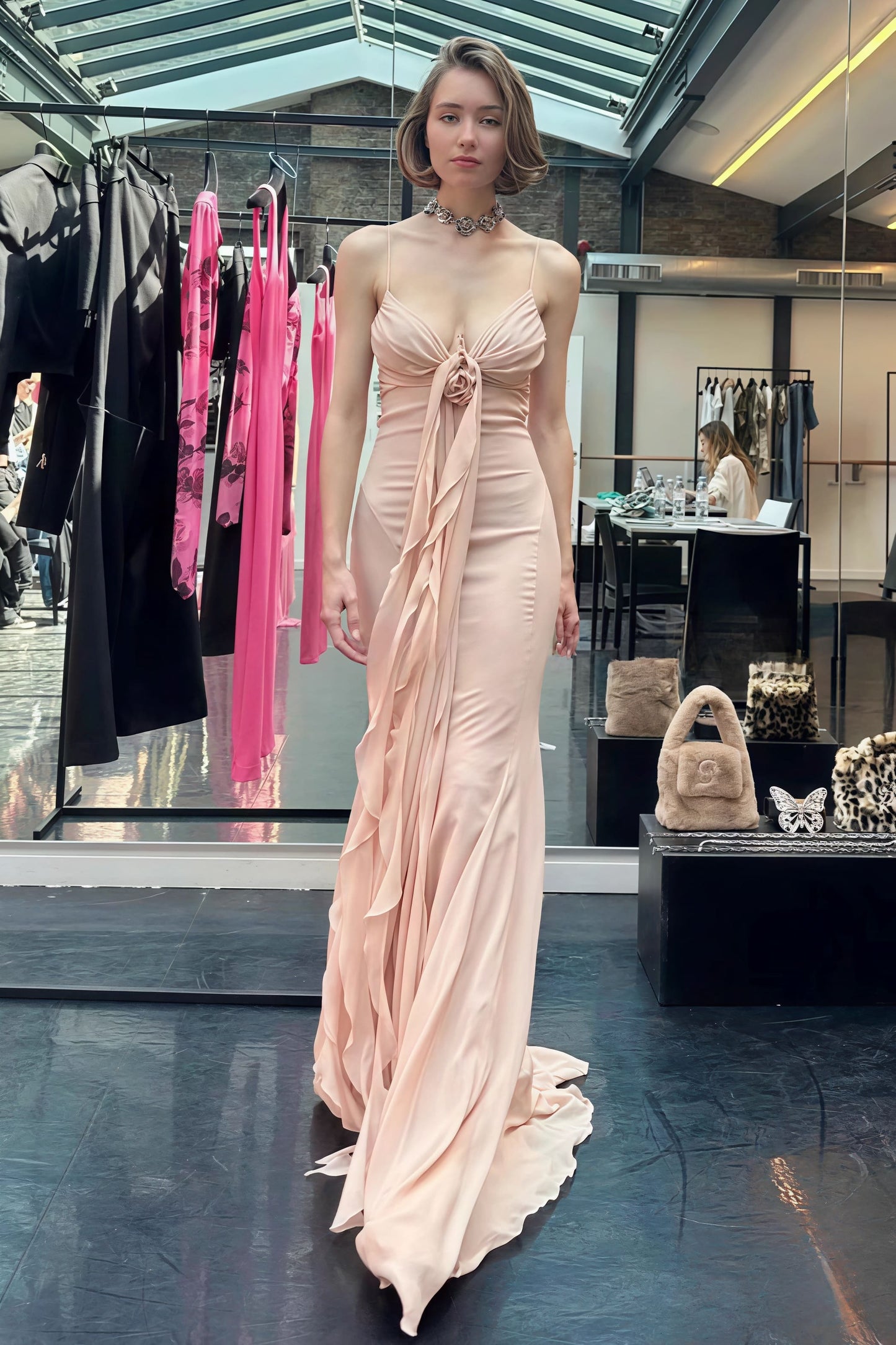 Vliegzaam Polyester Maxi Jurk met Spaghetti Bandjes en Open Rug