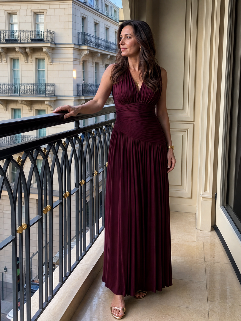Plisséjurk voor dames in bordeaux met vrouwelijke pasvorm