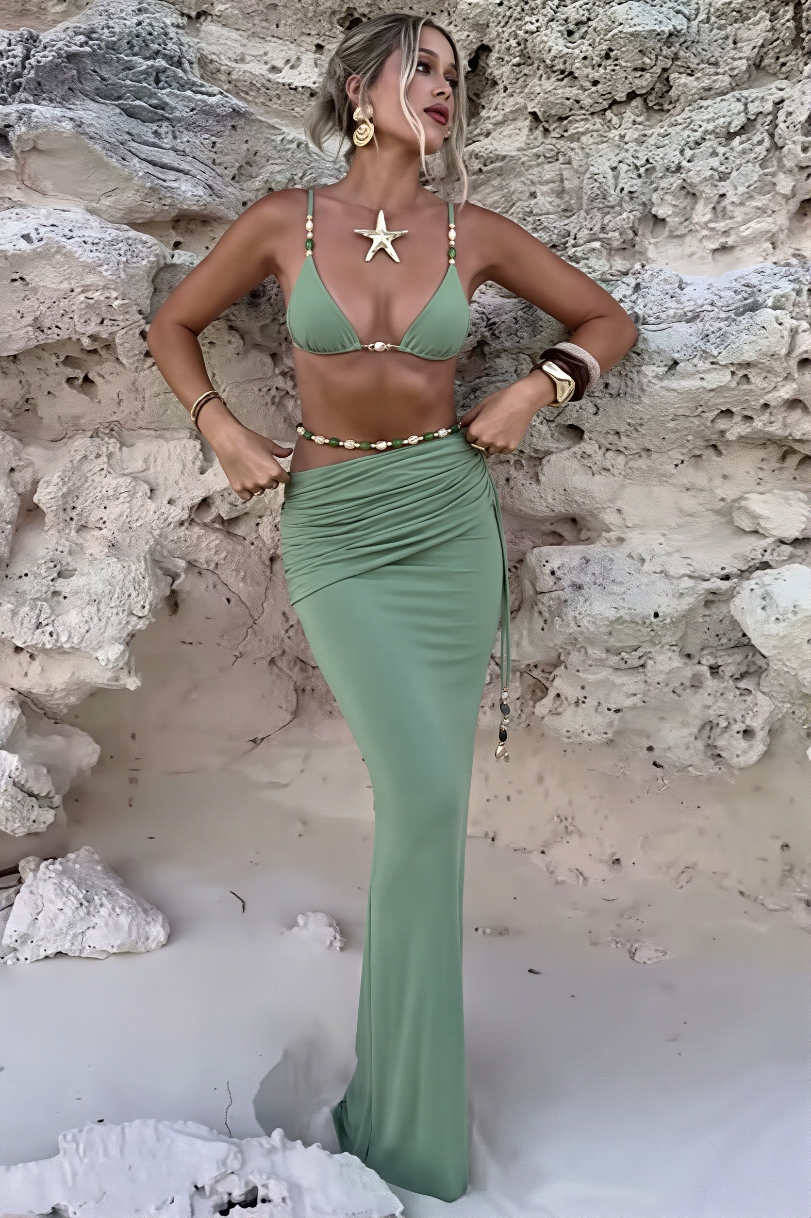 Driedelige dames bikini set met bijpassende cover-up en split detail