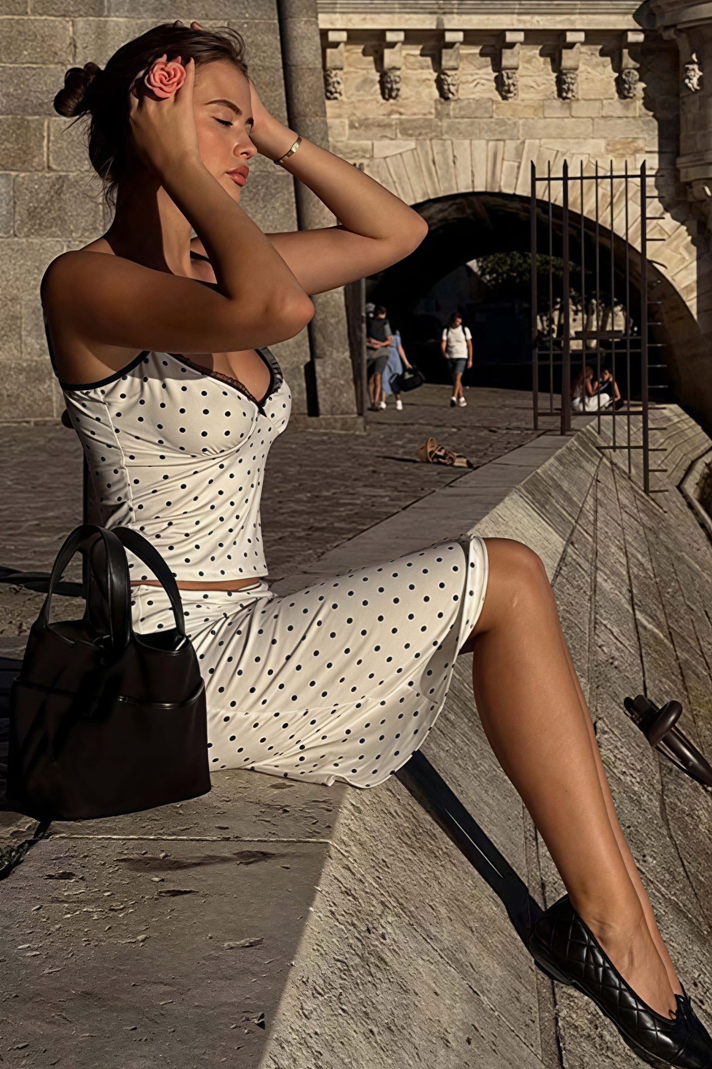 Witte midi-rok met polkadot en bijpassende top