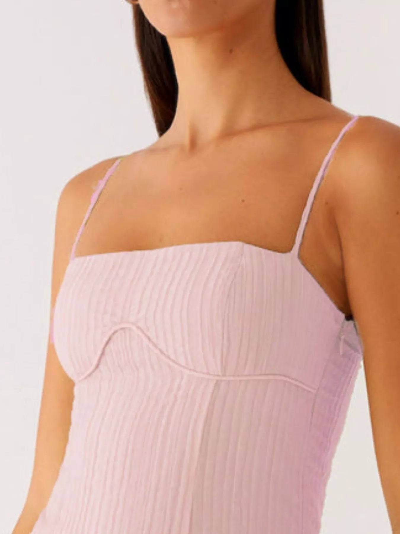 Minijurk met geplooide volantzoom en cami-stijl