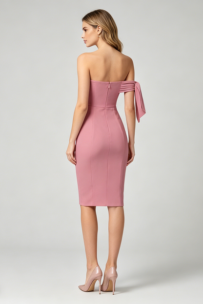 Midi-jurk met een schouder en strikkdetail roze
