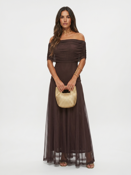 Dames jurk in maxi lengte met off-shoulder detail en chique look