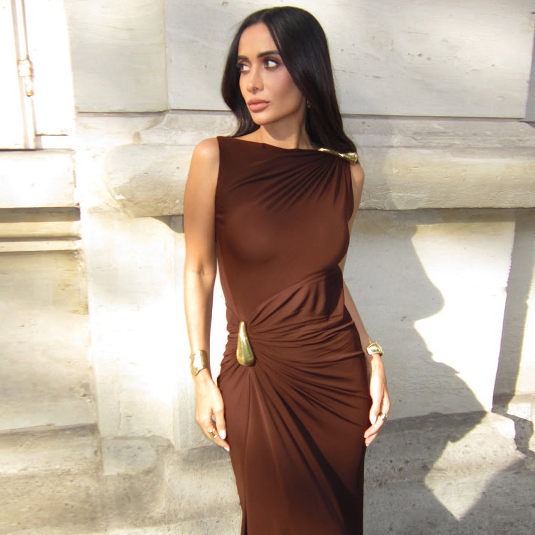 Elegante maxijurk voor dames met asymmetrische pasvorm