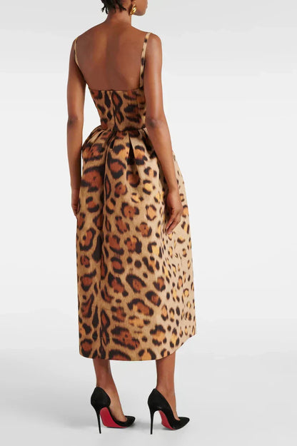 Dames luipaardprint midi jurk met corsetpasvorm, zijaanzicht