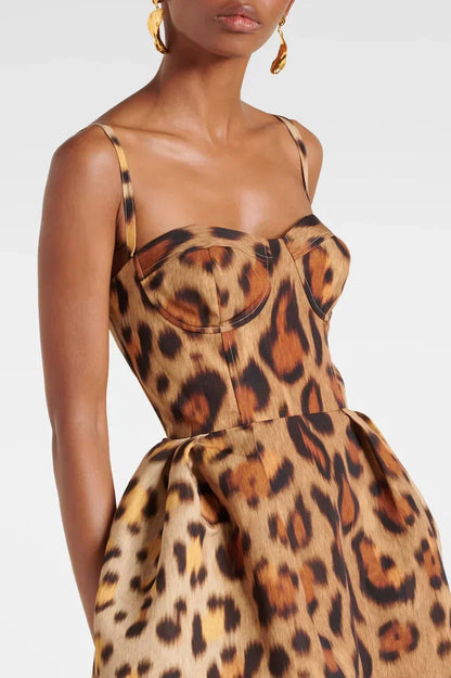 Dames luipaardprint midi jurk met corsetpasvorm, achteraanzicht