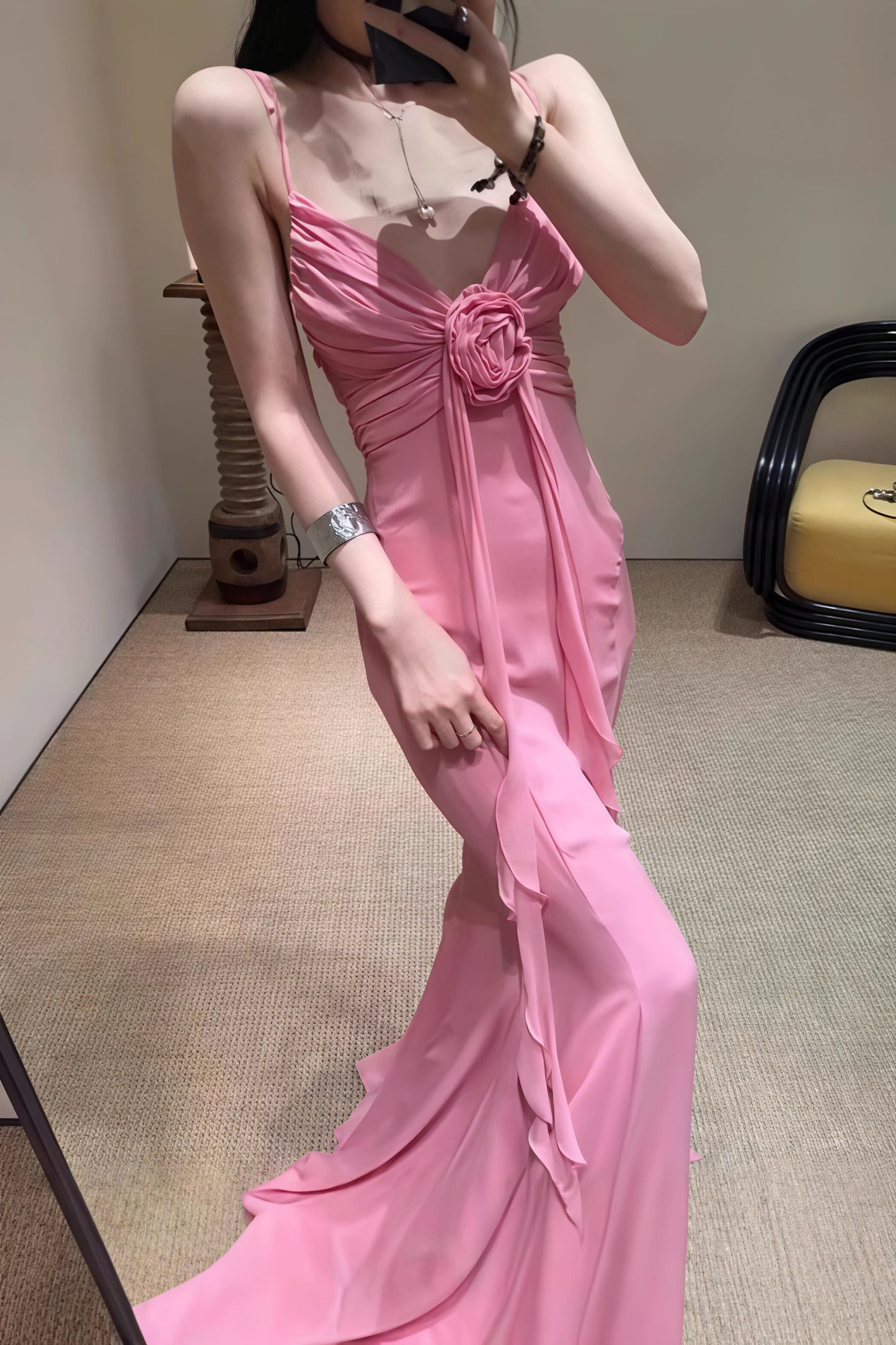 Vliegzaam Polyester Maxi Jurk met Spaghetti Bandjes en Open Rug