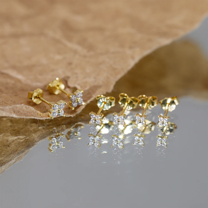 Oorbellen met bloemstuds van sterling zilver
