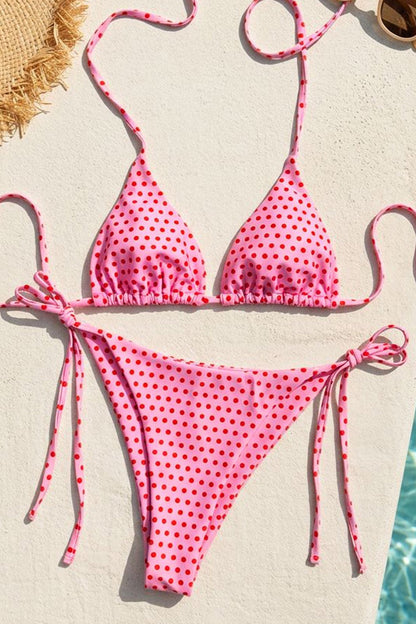 Dames bikini met stippenprint gedragen in vooraanzicht