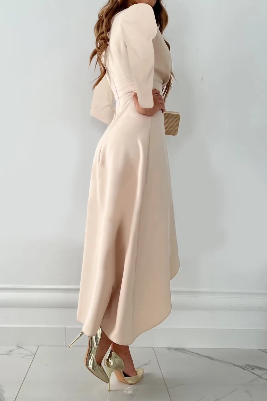 Elegante damesjurk met getailleerde pasvorm en midi-lengte