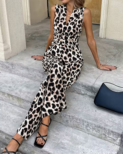 Mouwloze damesjumpsuit met opvallende luipaardprint
