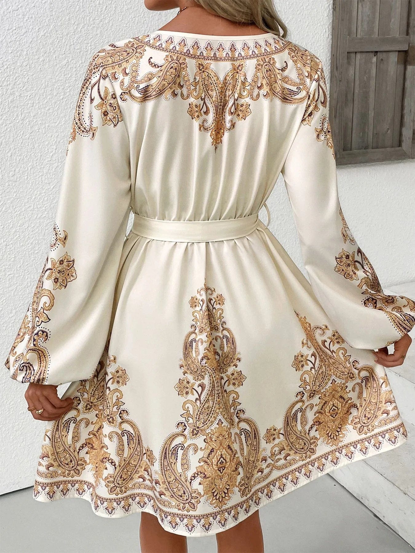 Bedrukt Jurk met Lange Mouwen en Taillekoord Beige