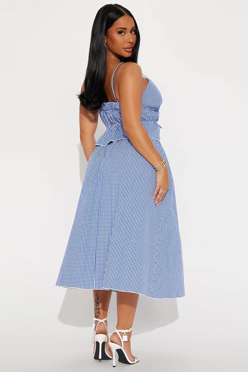 Blauwe set van crop top met open rug en veterdetail en midi kokerrok met bandage detail