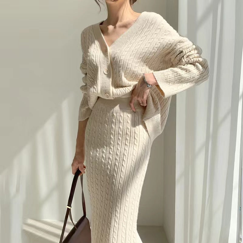 Dames set met gebreid vest en hoog getailleerde midi rok