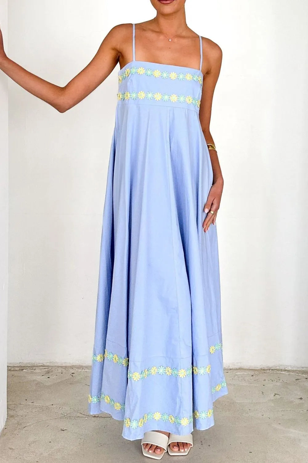 Maxi jurk met bloemenborduursel en spaghetti bandjes van polyester