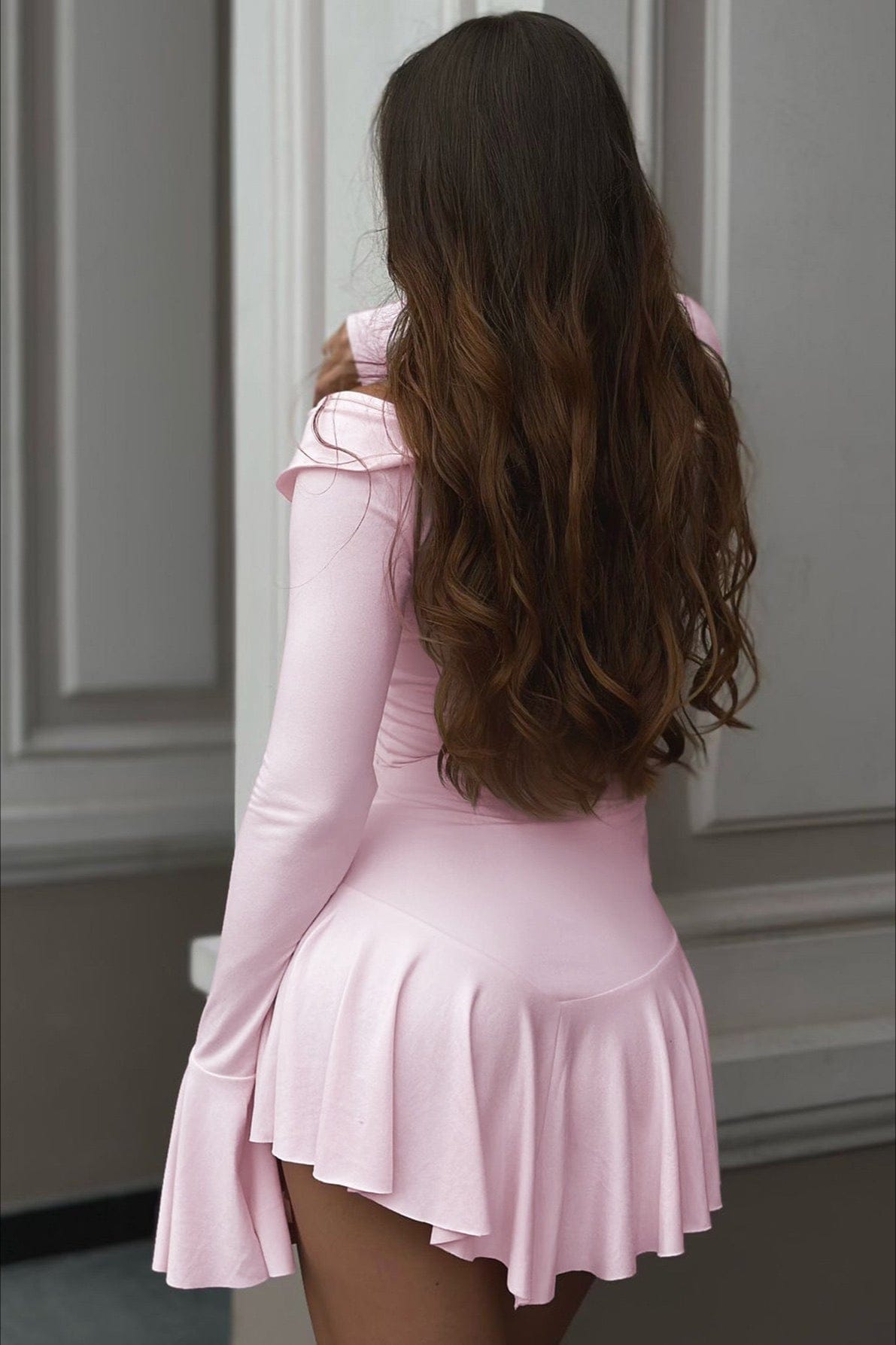 Dames Bodycon Mini Jurk Met Ruches En Uitlopende Mouwen