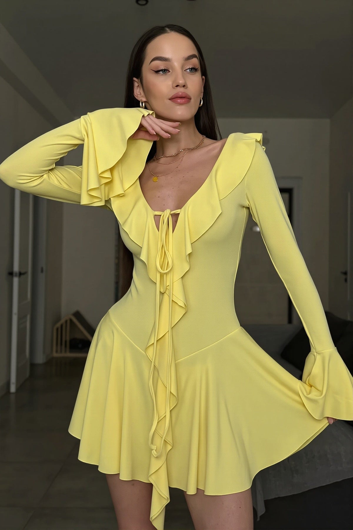 Dames Bodycon Mini Jurk Met Ruches En Uitlopende Mouwen
