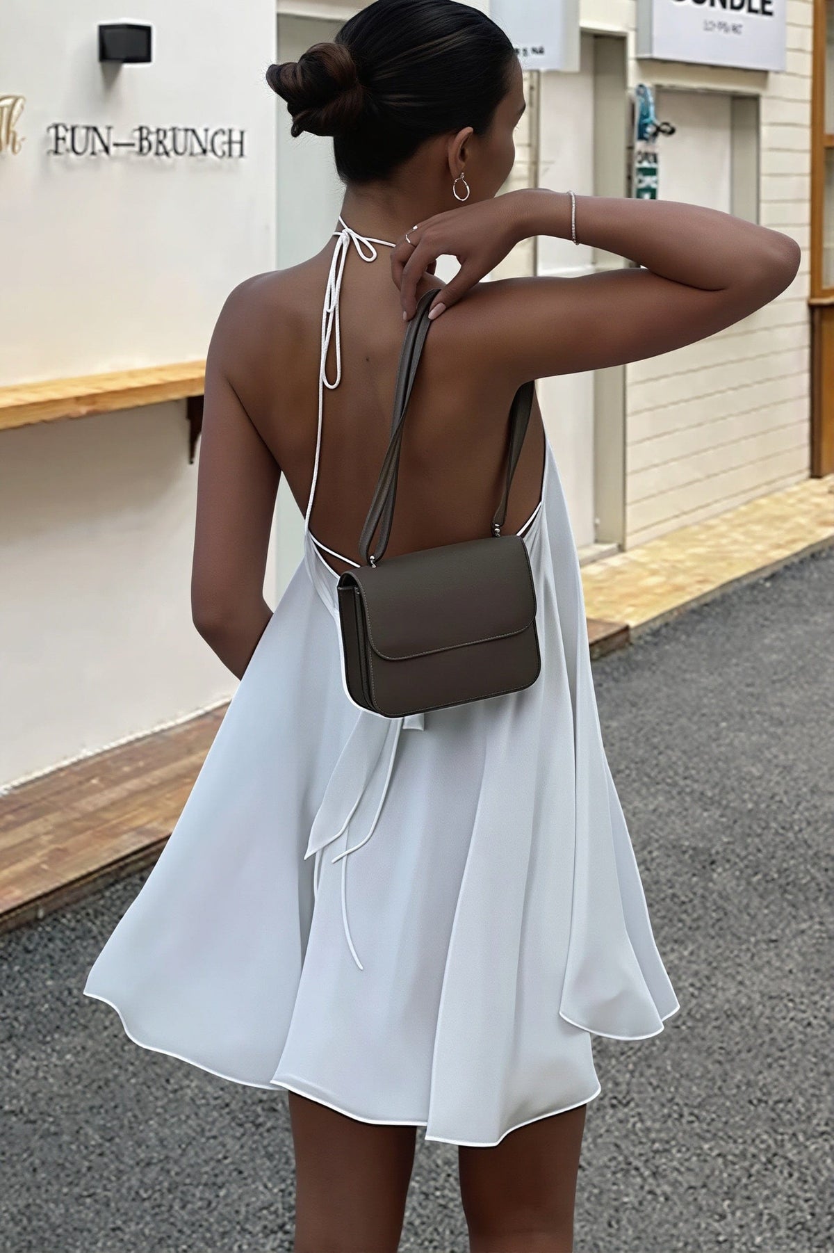 Dames Halter Mini Jurk Met Open Rug En Losse Pasvorm