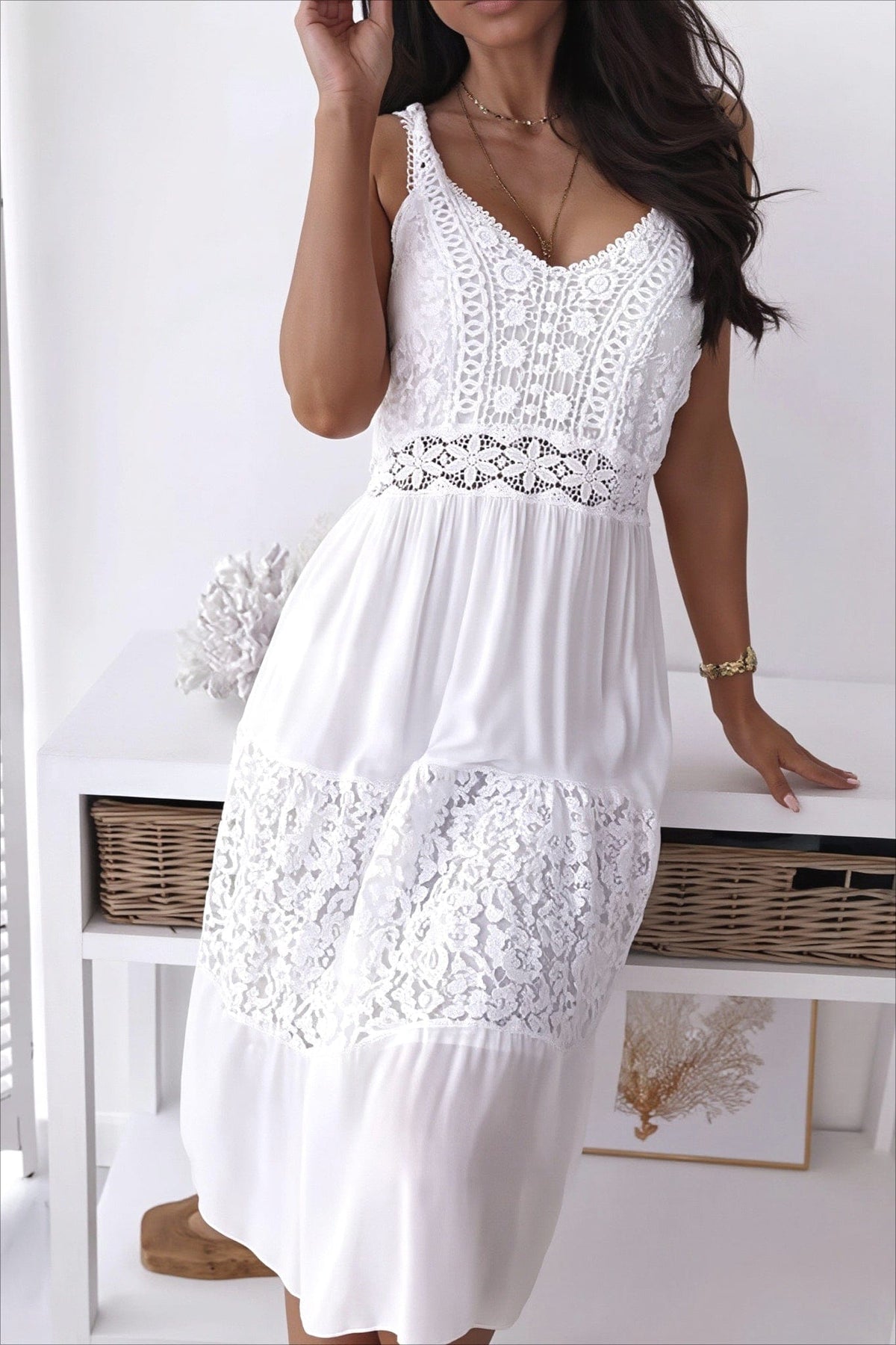 Dames Midi Jurk Met Kantdetails En V Hals