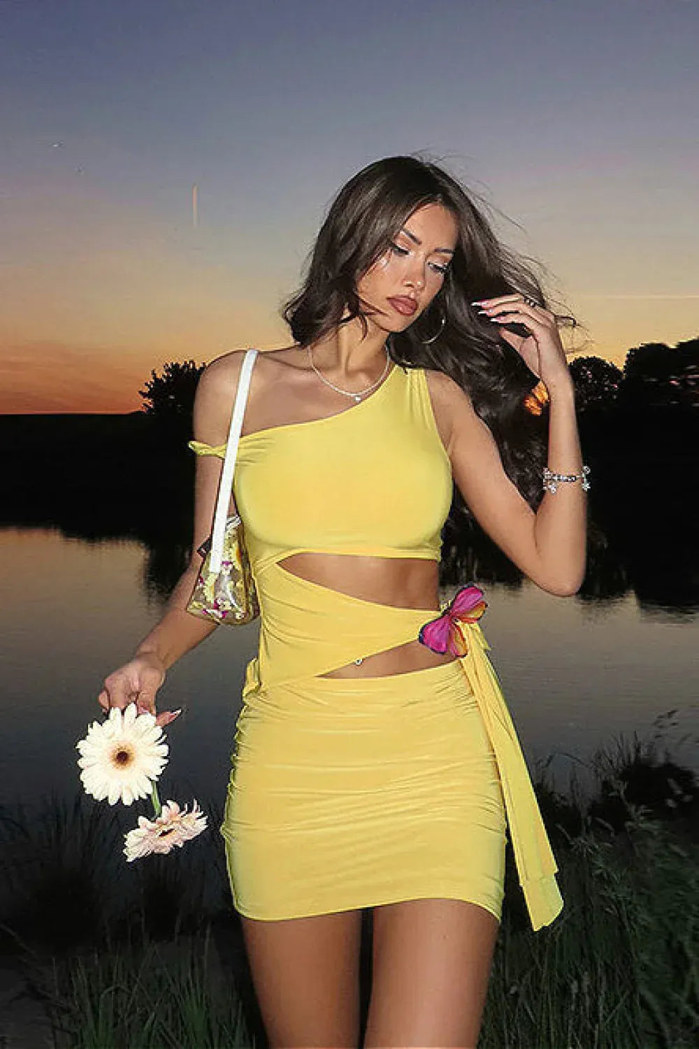 Dames One Shoulder Mini Jurk Met Cut Out En Strik