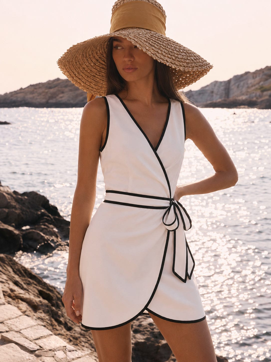 Dames Wikkel Mini Jurk Met Contrastbies