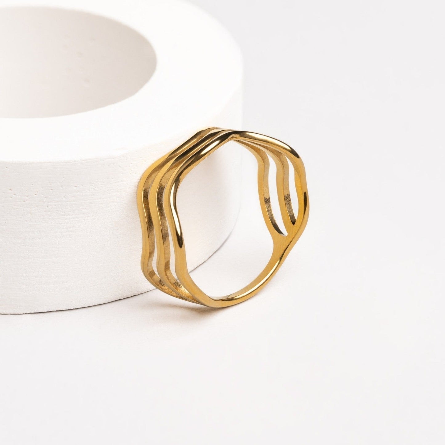 Door golven geïnspireerde vergulde zilveren ring dames