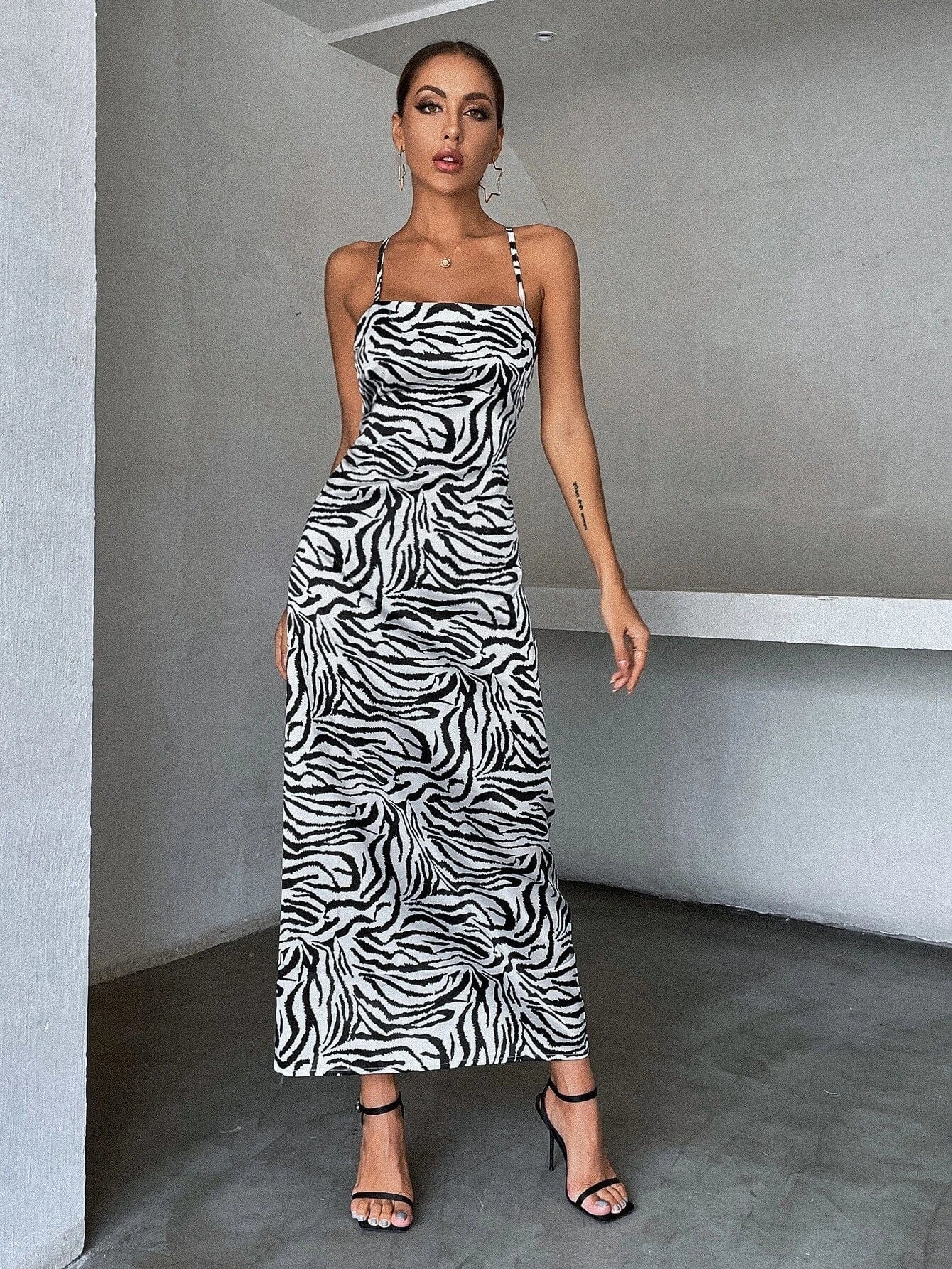 Midi-jurk met satijnen zebraprint zwart-wit