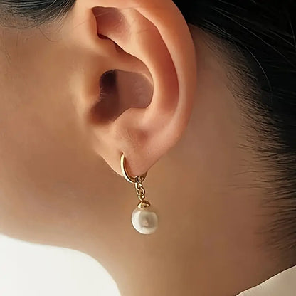 Dames parelketting als stijlvol accessoire bij een elegante look