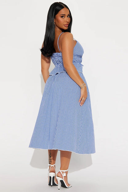 Blauwe set van crop top met open rug en veterdetail en midi kokerrok met bandage detail