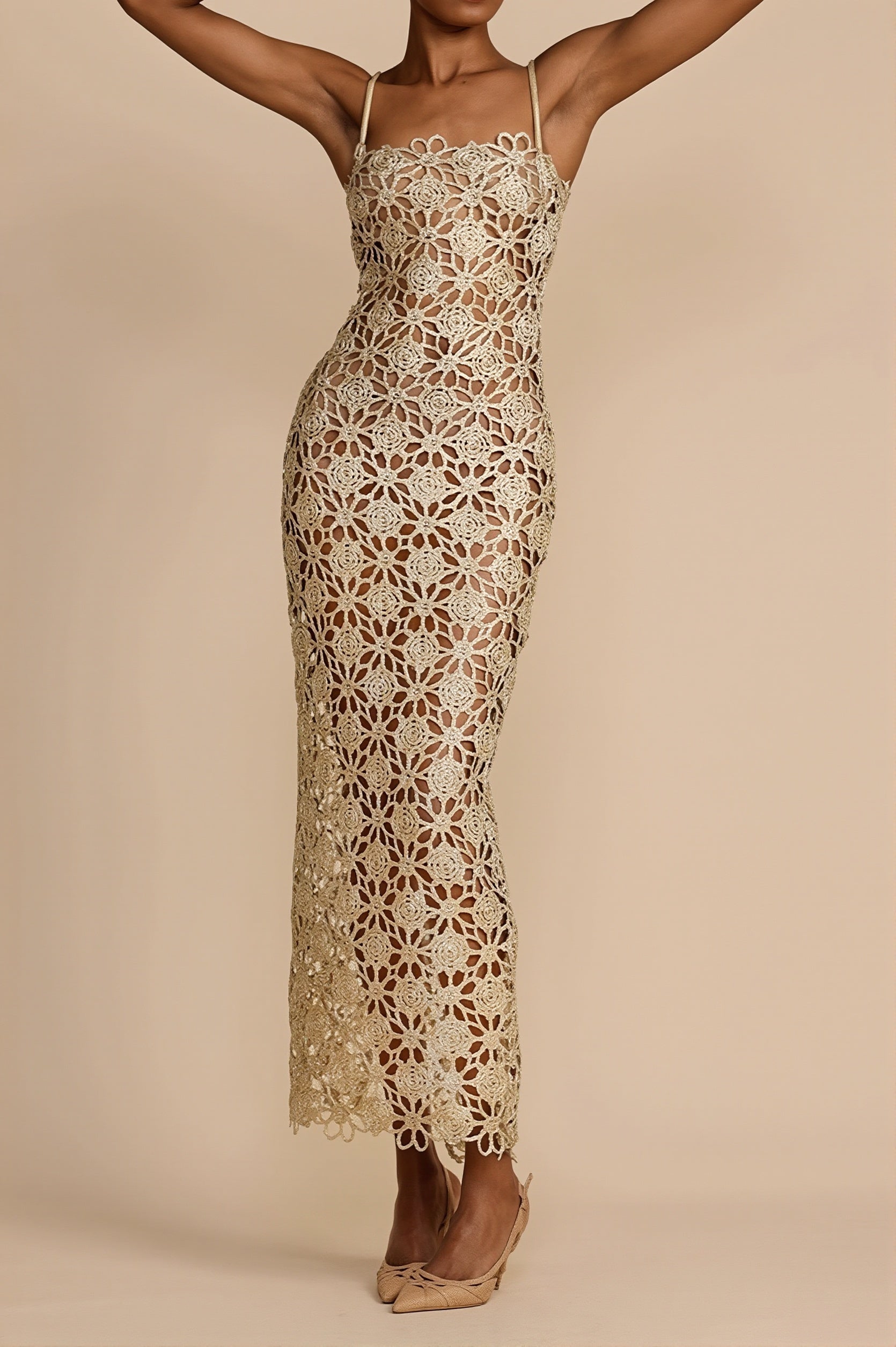 Maxi jurk met kant, cut-out taille en vrouwelijke pasvorm