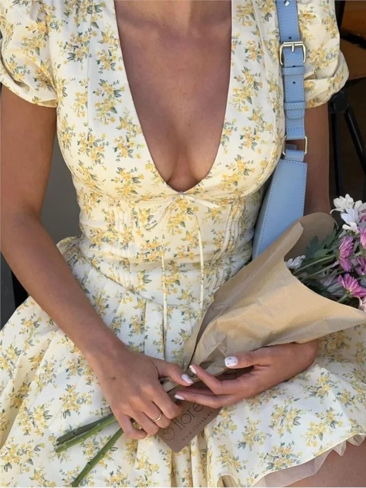 CUPSHE Mini-jurk voor dames, V-hals, tropisch bloemenstrand CUPSHE Mini-jurk voor dames, V-hals, tropisch bloemenstrand