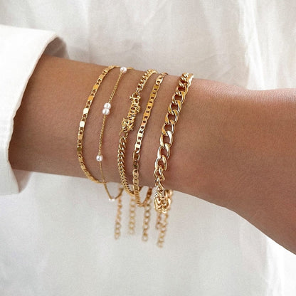 Goude Armbanden Set Met Kleine Parels