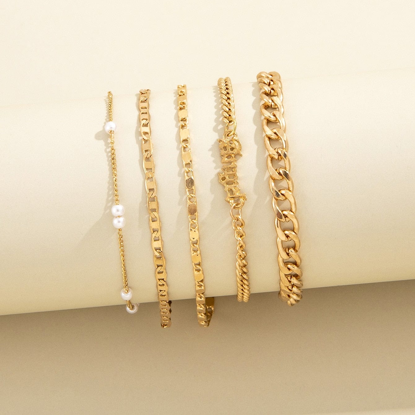 Goude Armbanden Set Met Kleine Parels