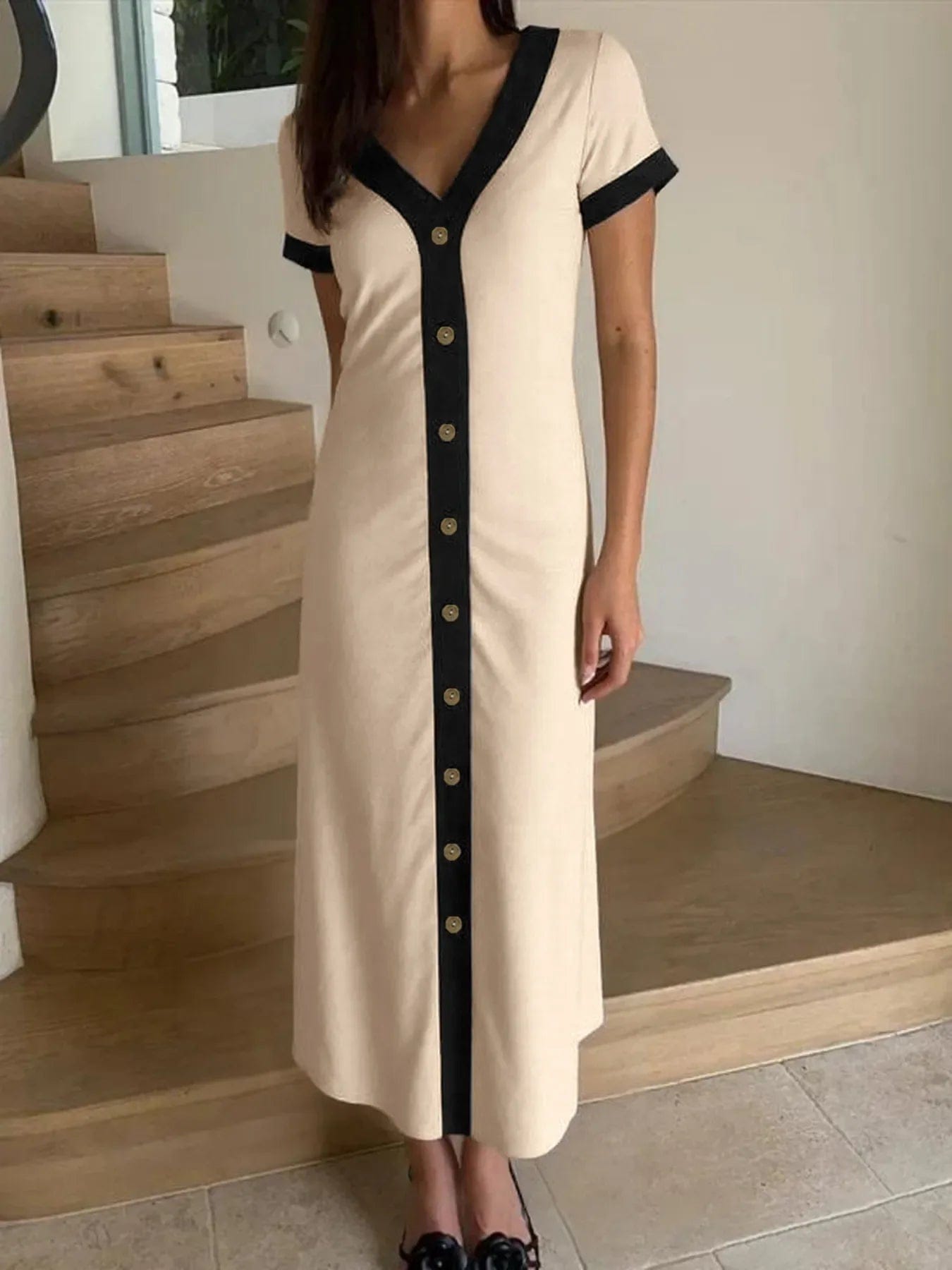 Midi-jurk met knopen en contrastbies