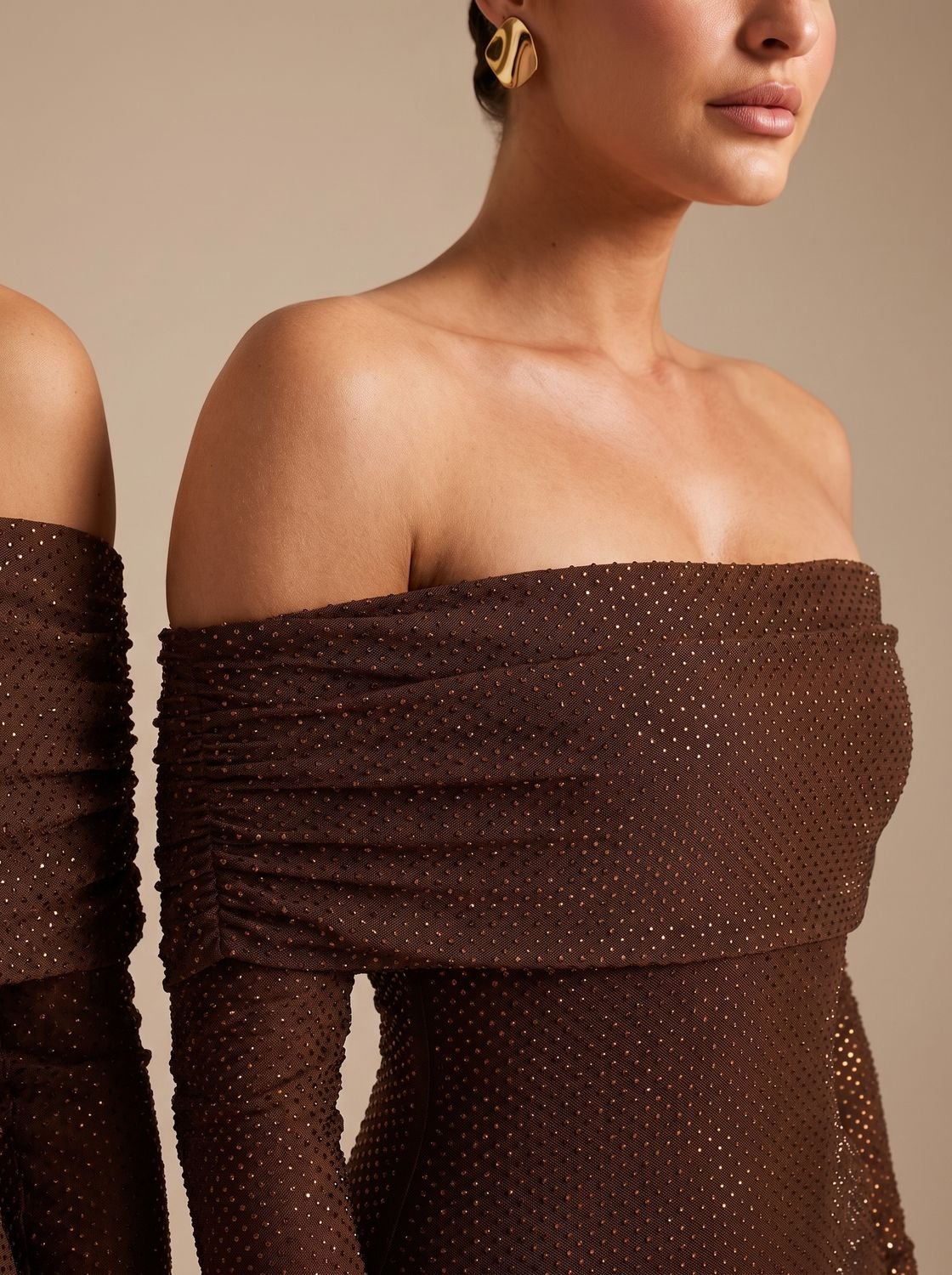Elegante damesjurk met blote schouders en volledige maxi-lengte